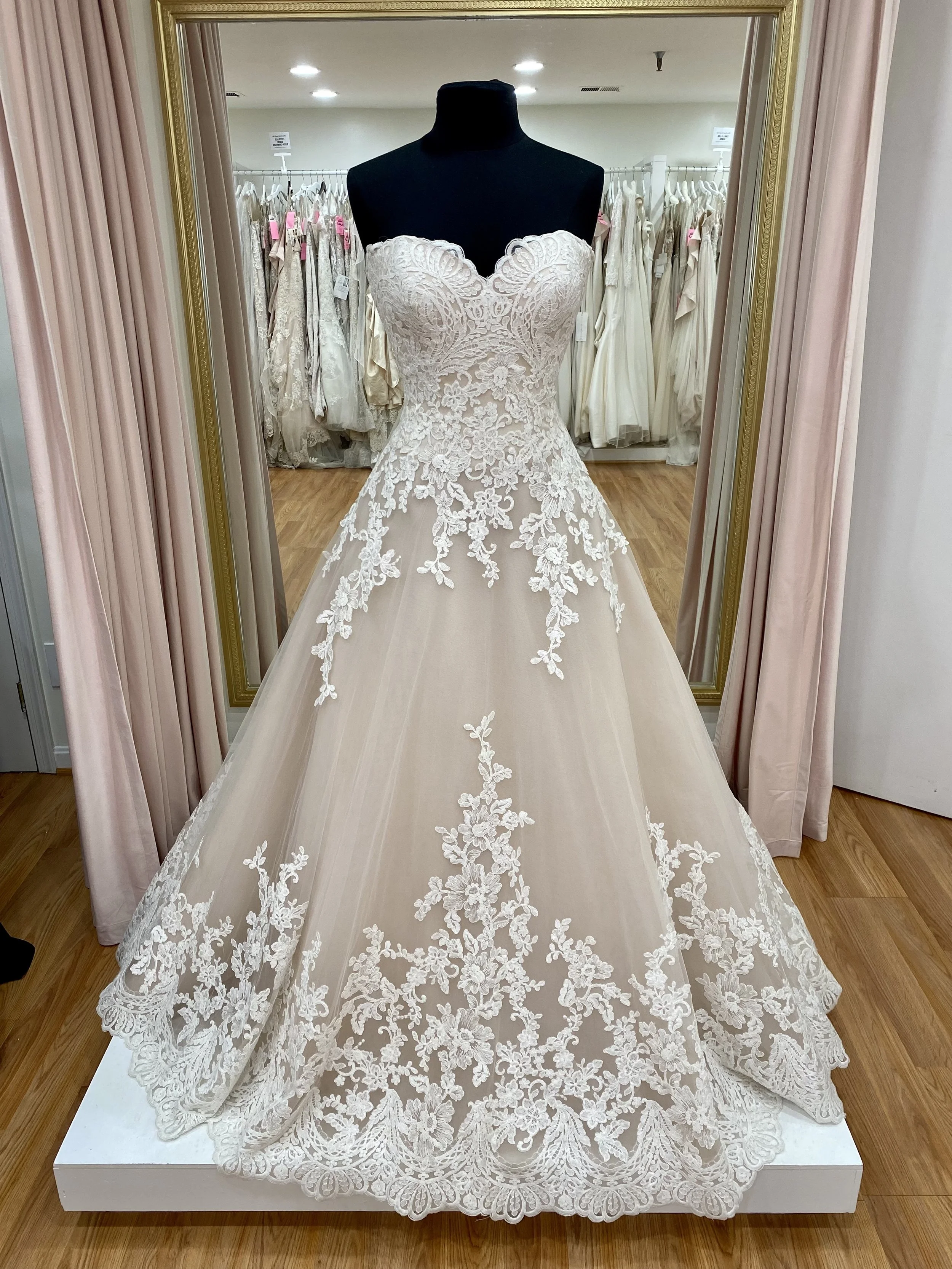 Allure Romance | 2701 | SIZE 12 — Ellie's Bridal Boutique – The